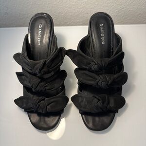 Gianni Bini Bow Heels